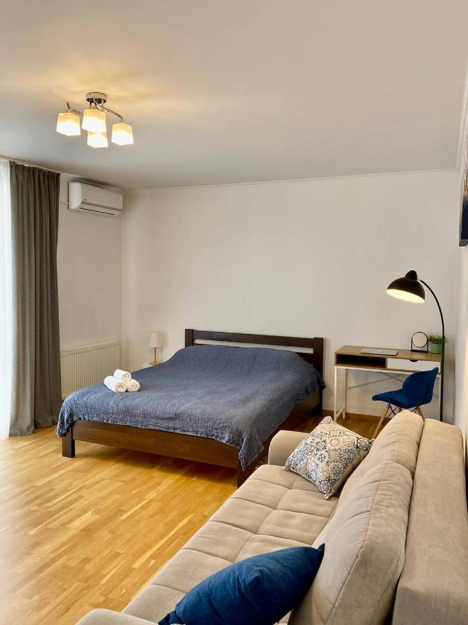 Cozy Apartment Next To The Park Ternopil Buitenkant foto