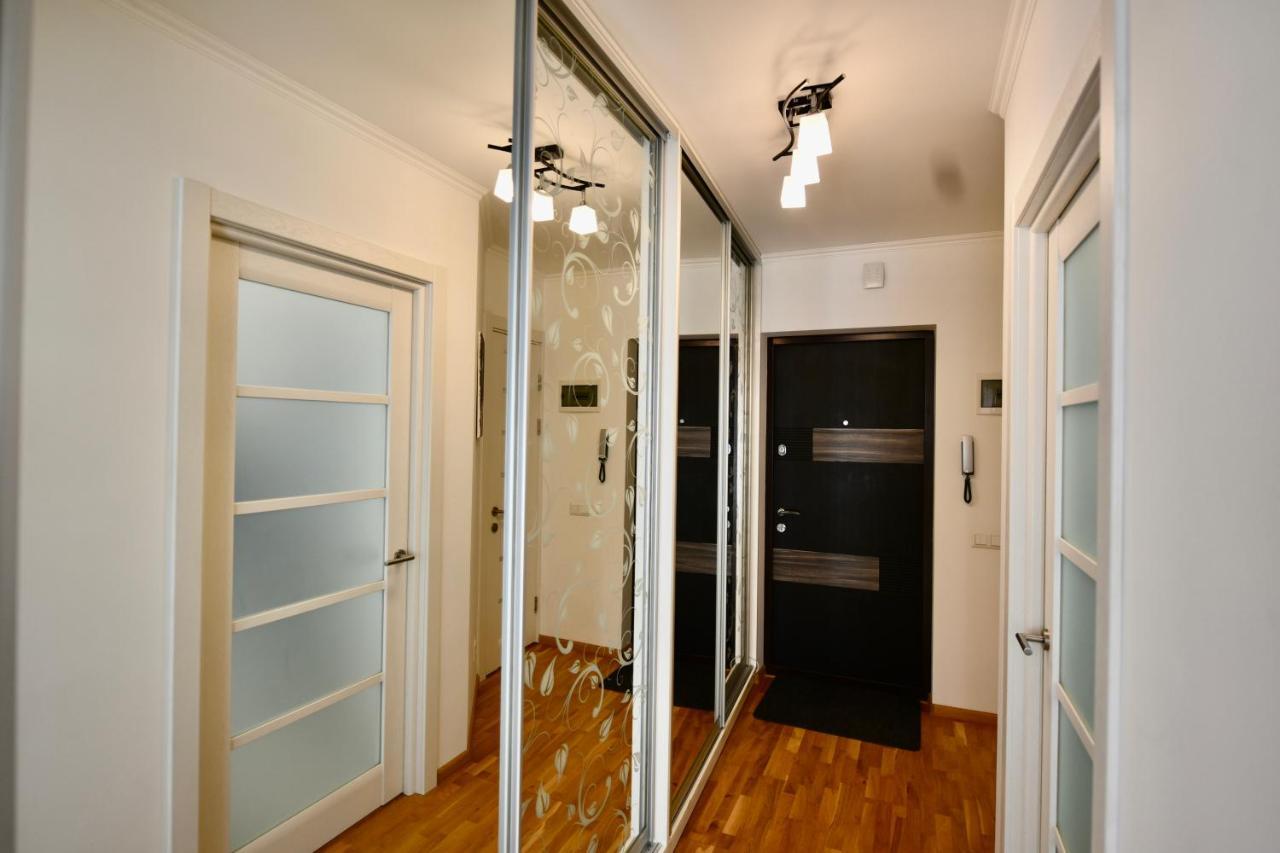 Cozy Apartment Next To The Park Ternopil Buitenkant foto