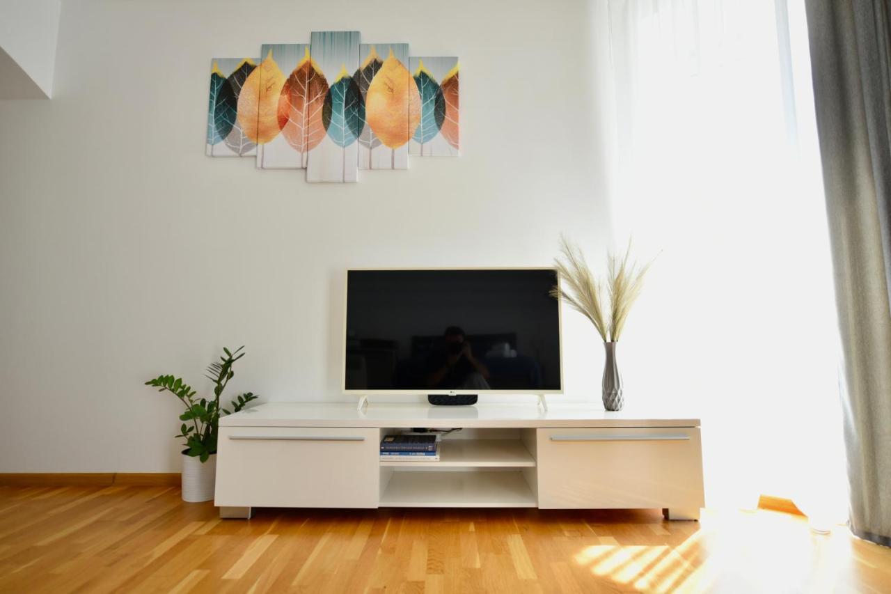 Cozy Apartment Next To The Park Ternopil Buitenkant foto